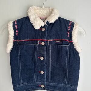 Guess girls size 5 denim button up vest, Sherpa trim, EUC